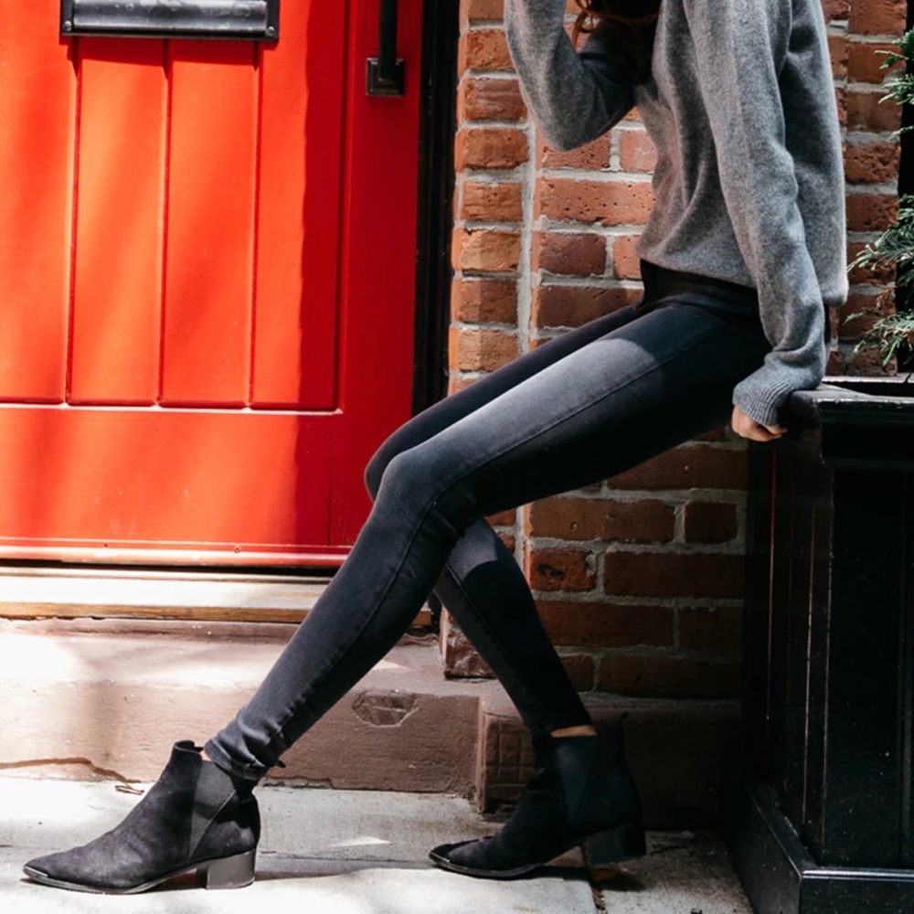 Mott & Bow | Mid Rise Skinny Orchard Jeans | Faded Black (228)